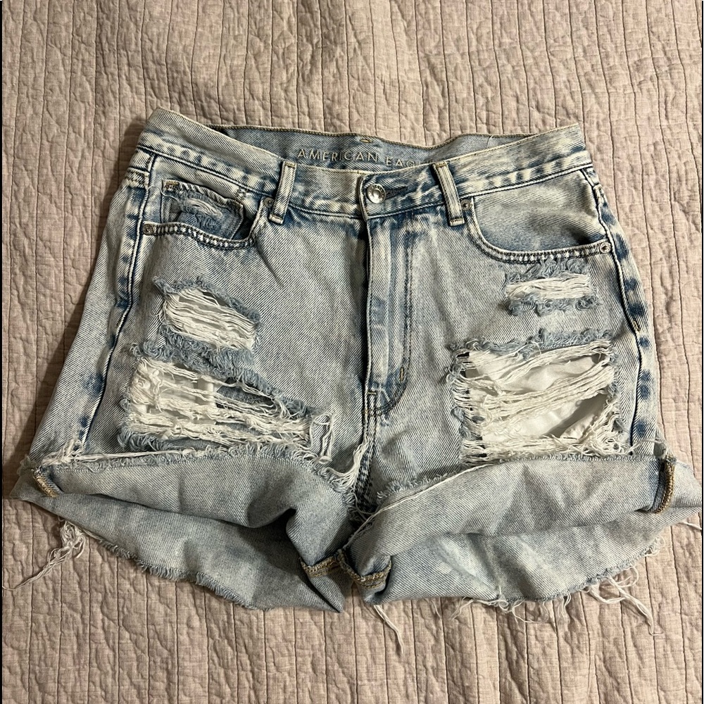 American Eagle Ripped Shorts / Size 6